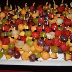 Koreczki owocowe - catering Obieżyświat